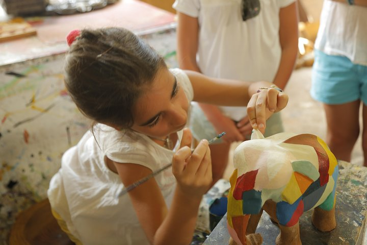 Wood Carving and Painting in Kandy - Photo 1 of 9